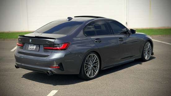 BMW-320i-2022