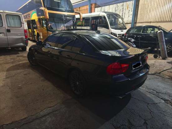 BMW-320i-2.0 TOP 16V GASOLINA 4P AUTOMÁTICO BMW-320i-2010
