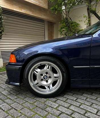 BMW-325i-1992