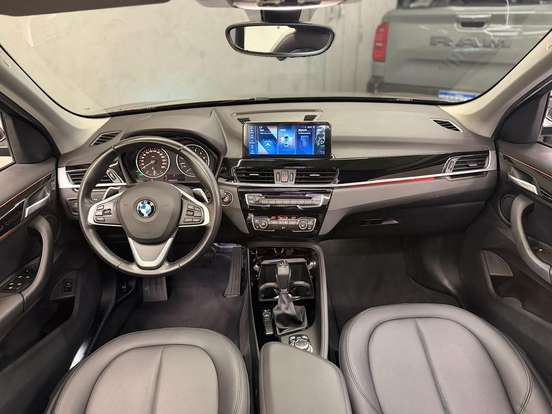 BMW-X1-2.0 16V TURBO GASOLINA SDRIVE20I X-LINE 4P AUTOMÁTICO BMW-X1-2015