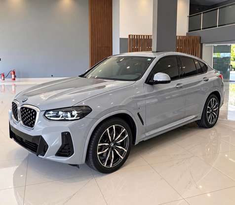 BMW-X4-2022