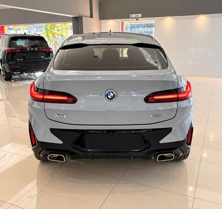 BMW-X4-2022