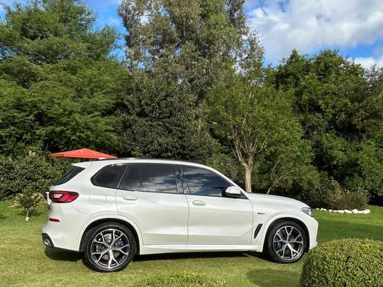 BMW-X5-3.0 I6 TURBO HÍBRIDO XDRIVE45E M SPORT AUTOMÁTICO BMW-X5-2022
