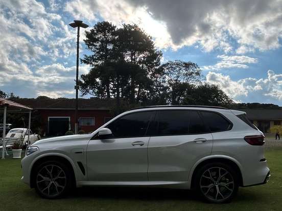 BMW-X5-3.0 I6 TURBO HÍBRIDO XDRIVE45E M SPORT AUTOMÁTICO BMW-X5-2022