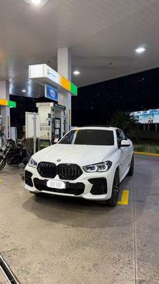 BMW-X6-2021