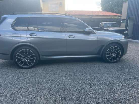 BMW-X7-2025