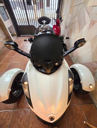 CAN-AM SPYDER RS 