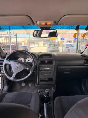 CHEVROLET-ASTRA-2010