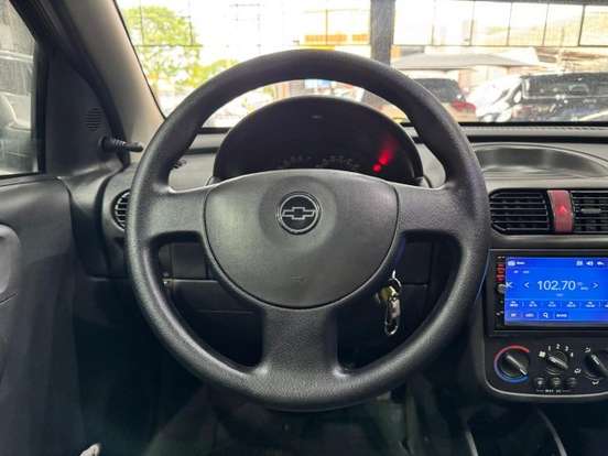 CHEVROLET-CORSA-2011