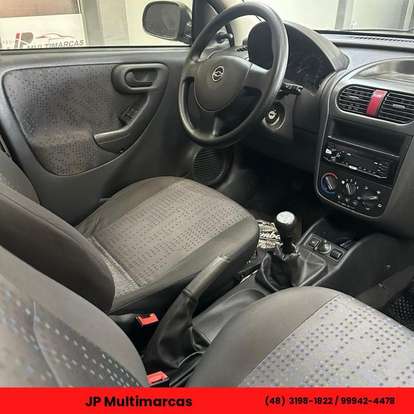 CHEVROLET-CORSA-2011