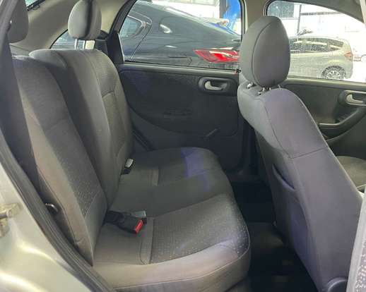 CHEVROLET-CORSA-2010