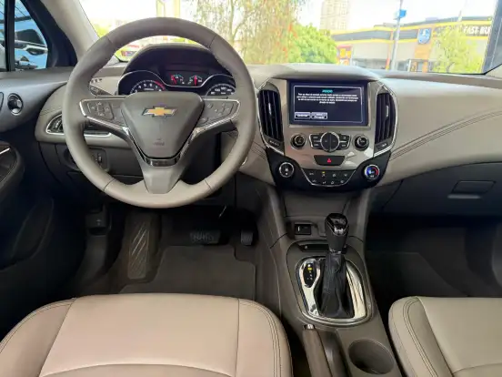 CHEVROLET-CRUZE-2017