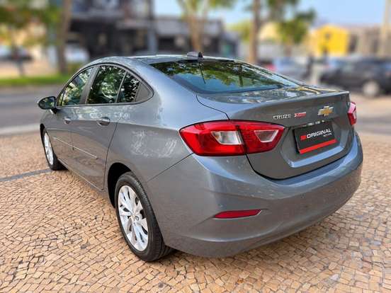 CHEVROLET-CRUZE-2017