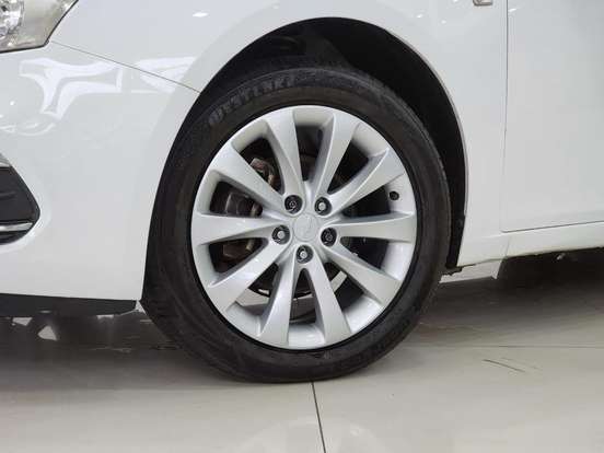 CHEVROLET-CRUZE-2015