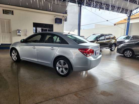 CHEVROLET-CRUZE-2011