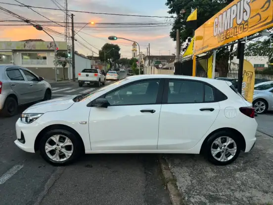 CHEVROLET-ONIX-1.0 FLEX PLUS LT MANUAL CHEVROLET-ONIX-2023