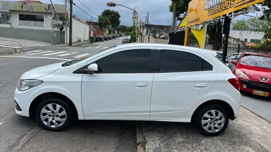 CHEVROLET-ONIX-2013