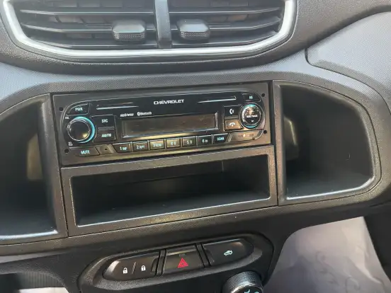 CHEVROLET-ONIX-2018