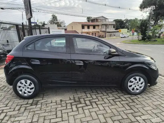 CHEVROLET-ONIX-2015