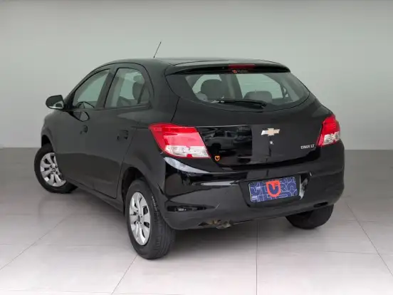 CHEVROLET-ONIX-2015