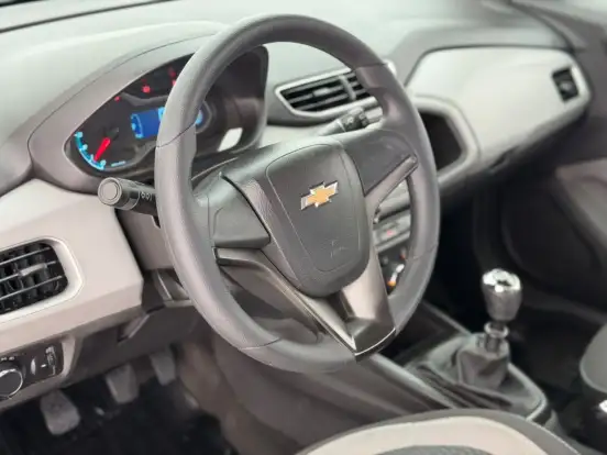 CHEVROLET-ONIX-2015