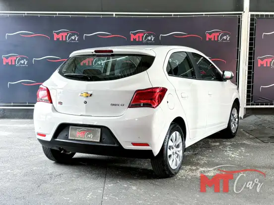 CHEVROLET-ONIX-1.4 MPFI LT 8V FLEX 4P AUTOMÁTICO CHEVROLET-ONIX-2017