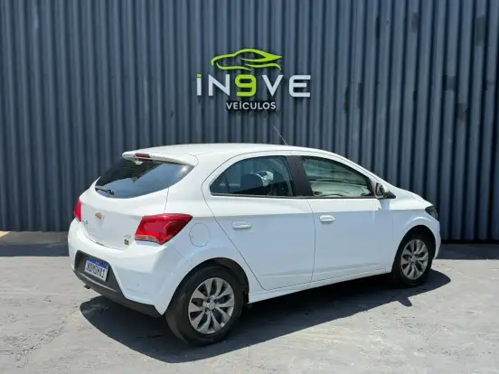 CHEVROLET-ONIX-2018