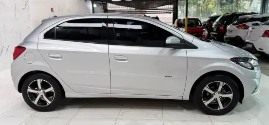 CHEVROLET-ONIX-2018