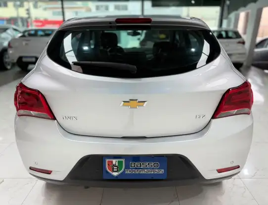CHEVROLET-ONIX-2018