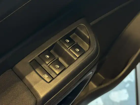 CHEVROLET-ONIX-2013