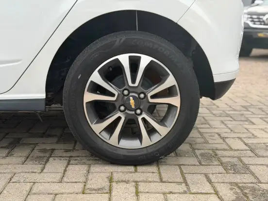 CHEVROLET-ONIX-2014