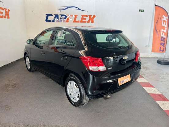 CHEVROLET-ONIX-2018
