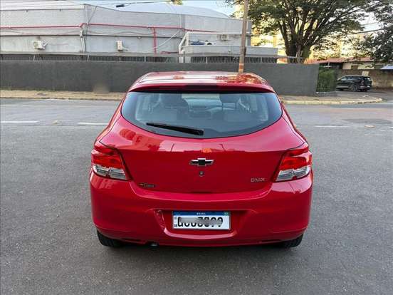 CHEVROLET-ONIX-2015