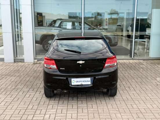 CHEVROLET-ONIX-2015