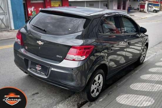 CHEVROLET-ONIX-1.0 MPFI LS 8V FLEX 4P MANUAL CHEVROLET-ONIX-2015