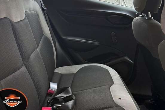 CHEVROLET-ONIX-2015