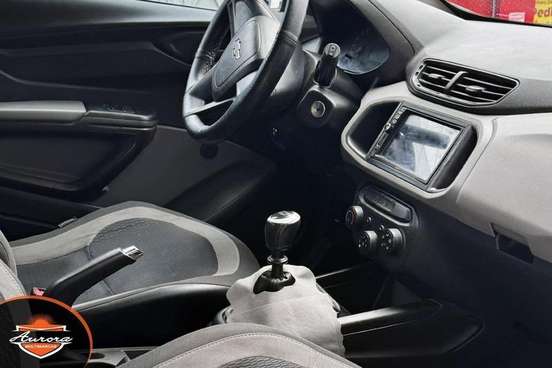 CHEVROLET-ONIX-2015