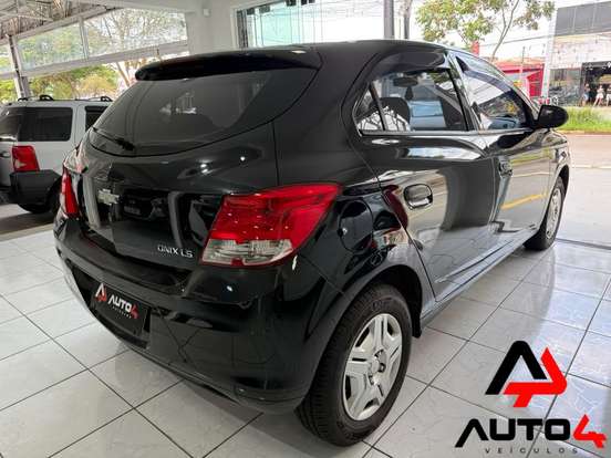 CHEVROLET-ONIX-1.0 MPFI LS 8V FLEX 4P MANUAL CHEVROLET-ONIX-2013