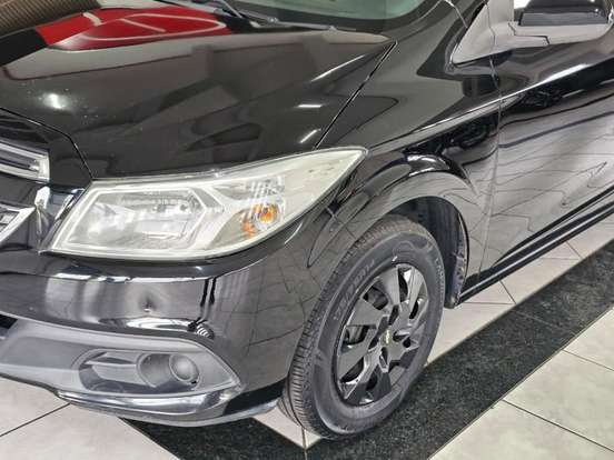 CHEVROLET-ONIX-2014
