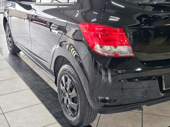 CHEVROLET-ONIX-2014