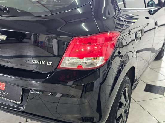 CHEVROLET-ONIX-2014