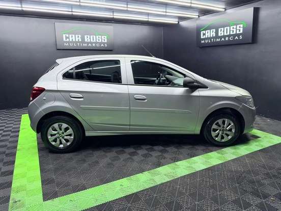 CHEVROLET-ONIX-2015