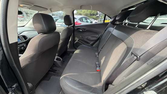 CHEVROLET-ONIX-2018