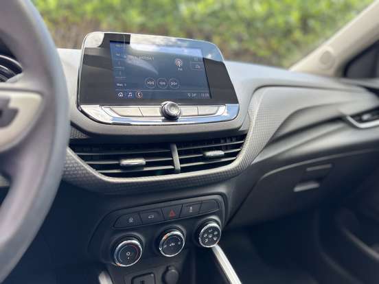 CHEVROLET-ONIX-2019