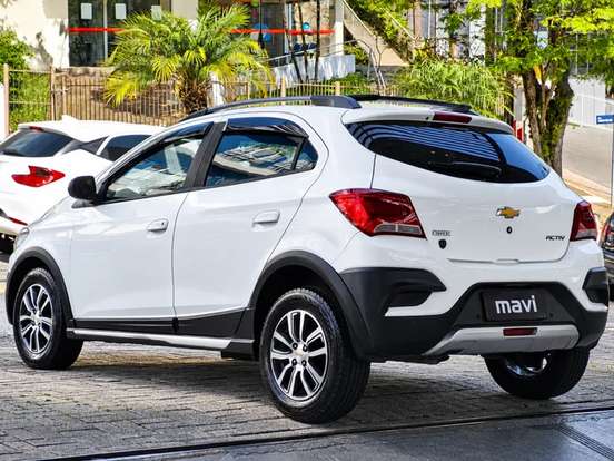 CHEVROLET-ONIX-2017
