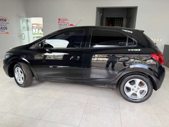 CHEVROLET-ONIX-1.4 MPFI LT 8V FLEX 4P AUTOMÁTICO CHEVROLET-ONIX-2018