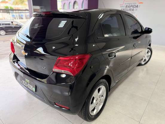 CHEVROLET-ONIX-1.4 MPFI LT 8V FLEX 4P AUTOMÁTICO CHEVROLET-ONIX-2018