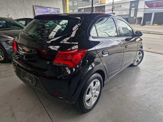 CHEVROLET-ONIX-2018