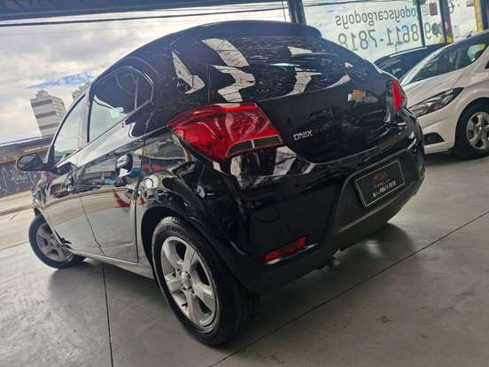 CHEVROLET-ONIX-2018