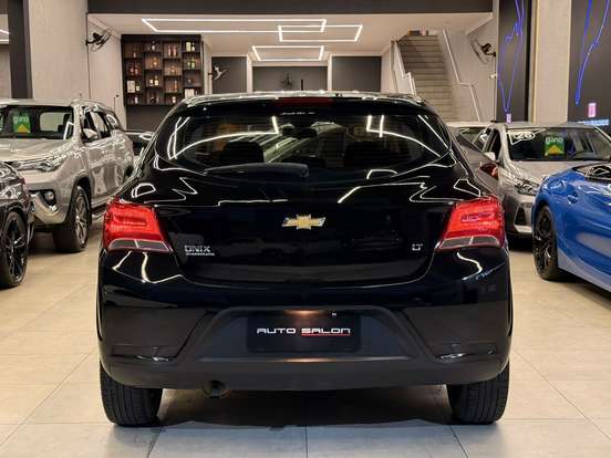 CHEVROLET-ONIX-2018